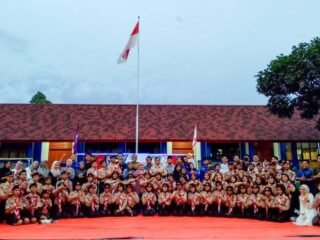 Acara buka puasa bersama di SMPN 1 Cisoka memperkuat silaturahmi alumni dan anggota Pramuka setelah 32 tahun berdiri.